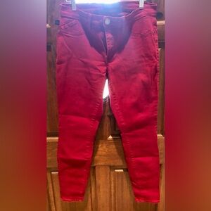 Rock & Republic Womens red jeans in size 10M.